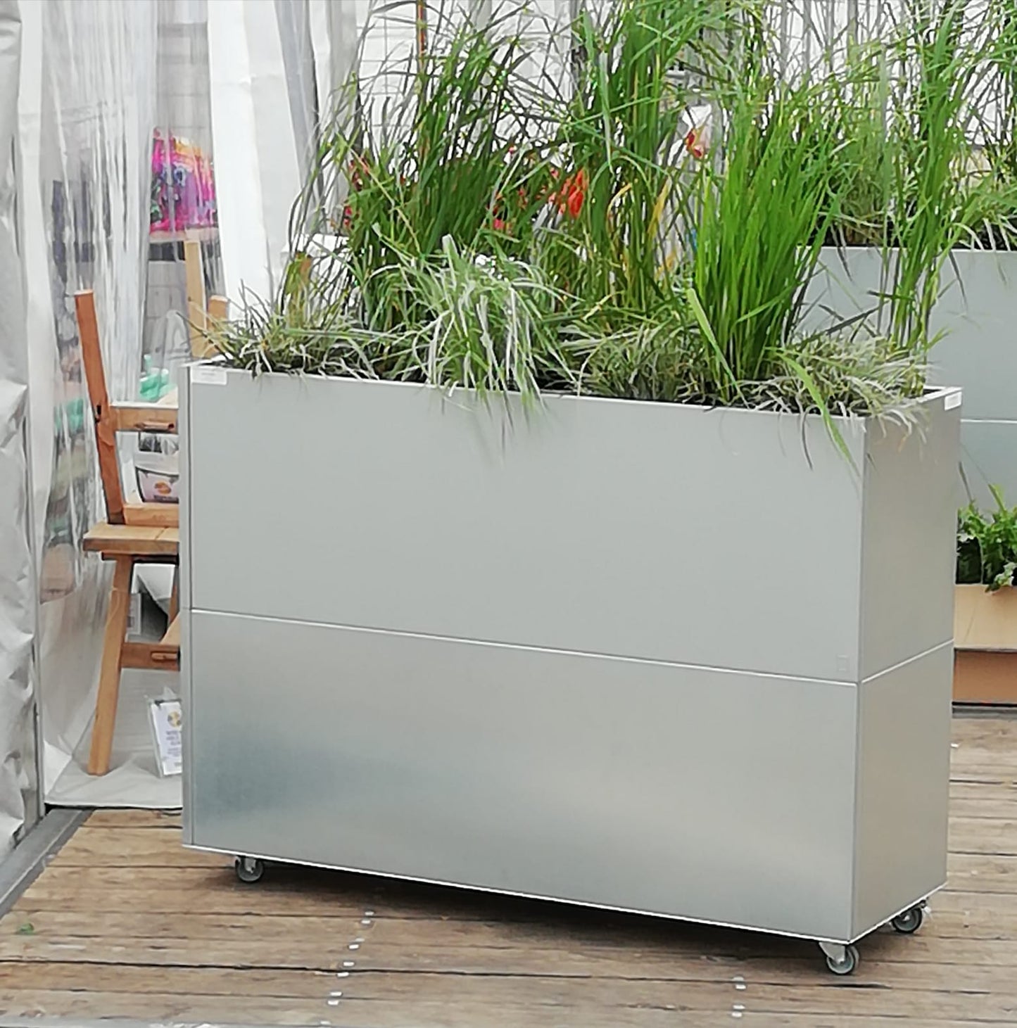 Galvaniseret plantekasse B40xL60xH80 på hjul