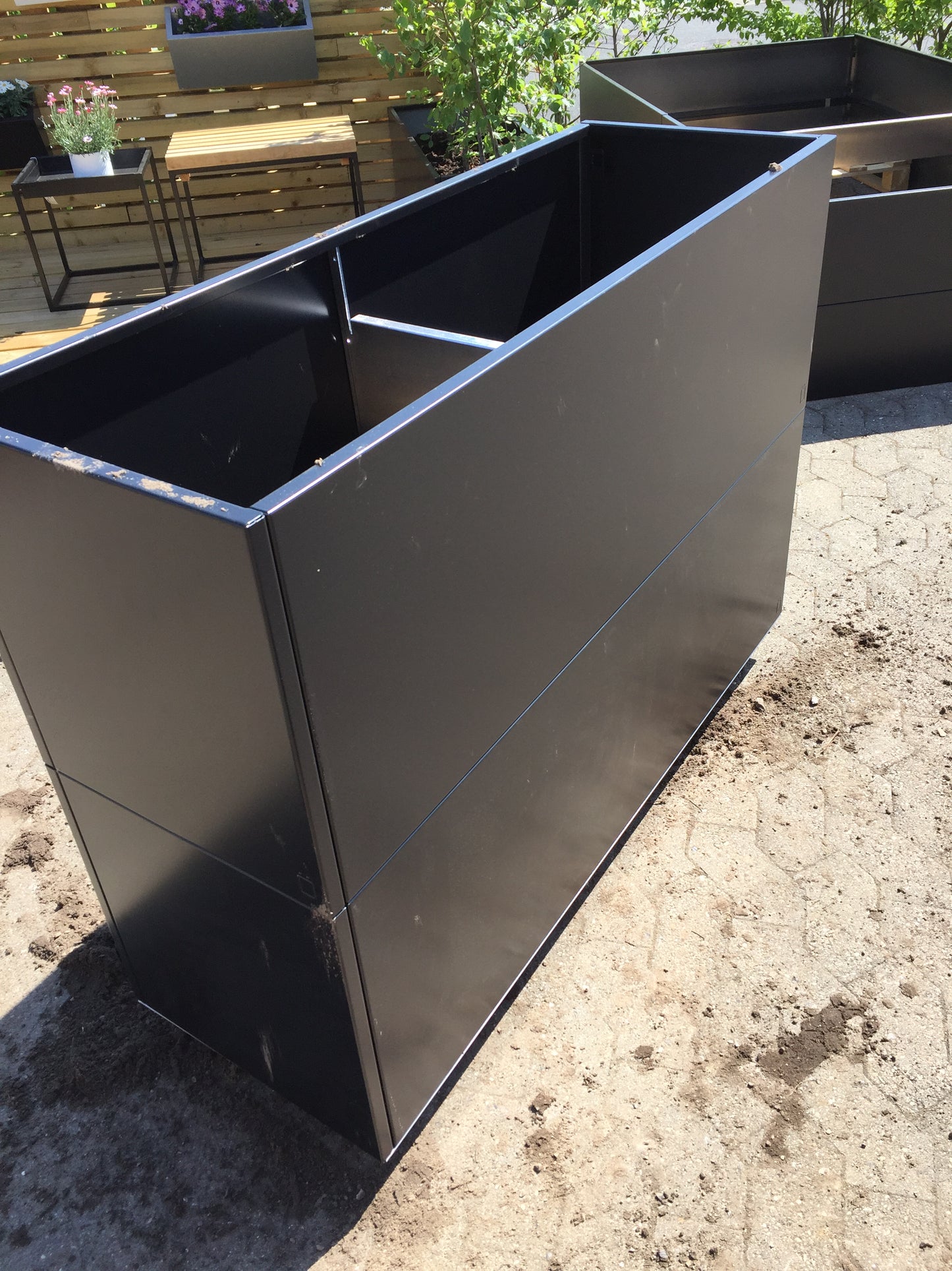 Sort plantekasse B40xL120xH80 på hjul