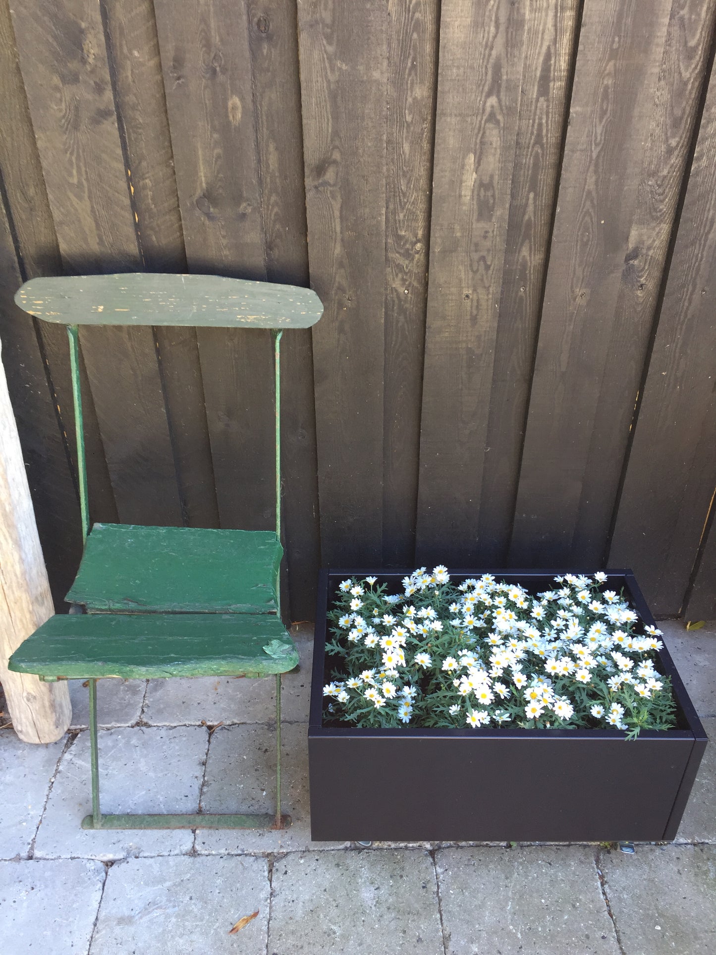 Sort plantekasse B25xL120xH25 på hjul