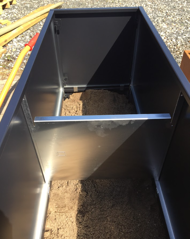 Sort højbed B25xL238xH40 uden bund