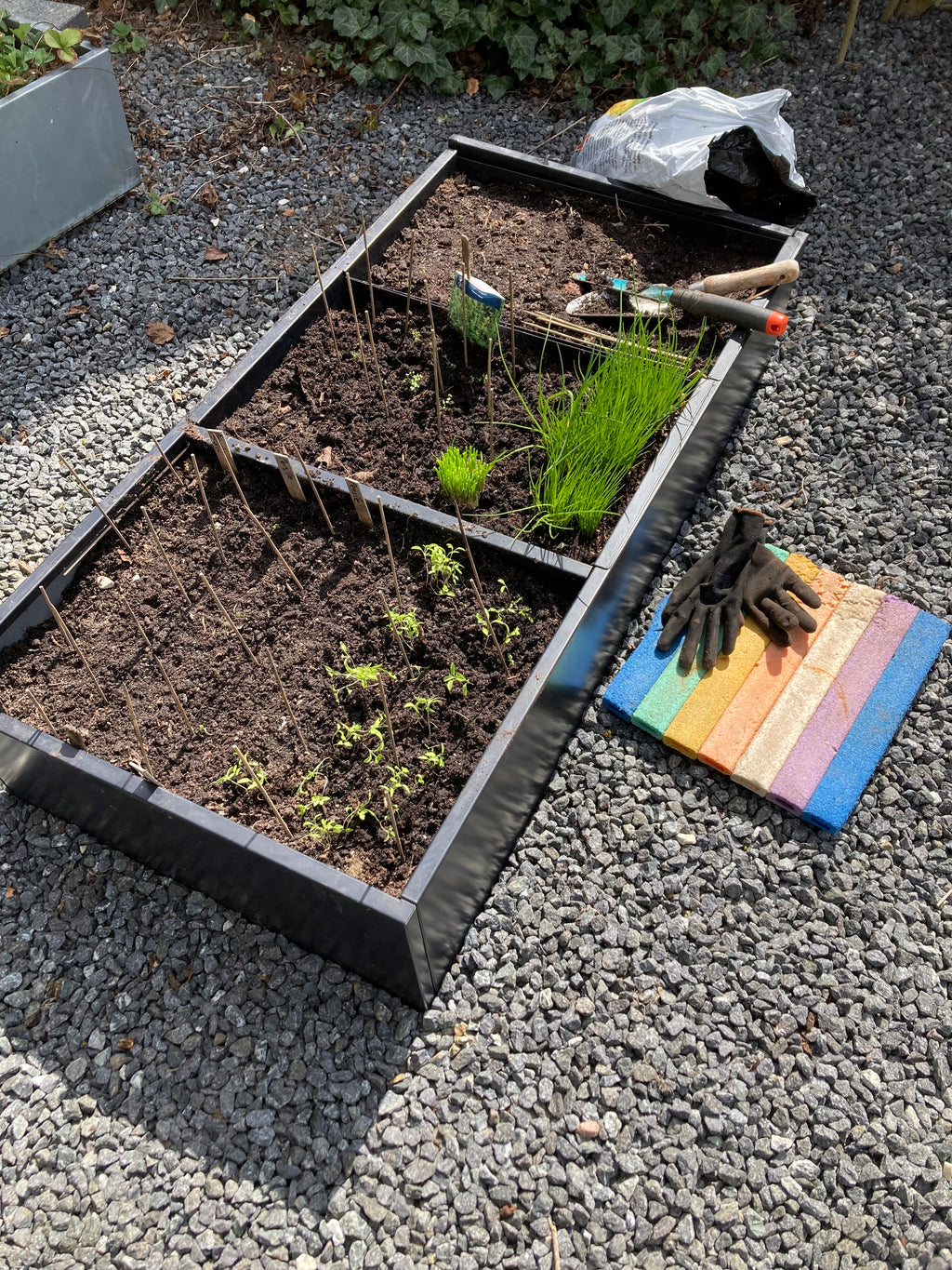 Sort højbed B40xL238xH25 uden bund