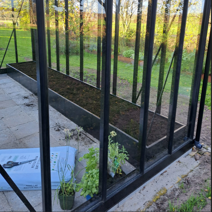 Raised bed Black W40xL120xH25 with base